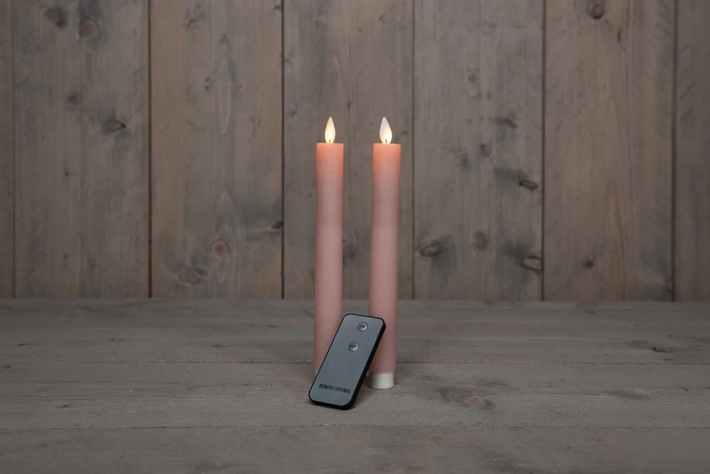 Anna’s Collection 2st. LED Rustiek Wax Diner Kaars Roze H23 Cm 5 Anna’s Collection 2st. LED Rustiek Wax Diner Kaars Roze H23 Cm - Afbeelding 3