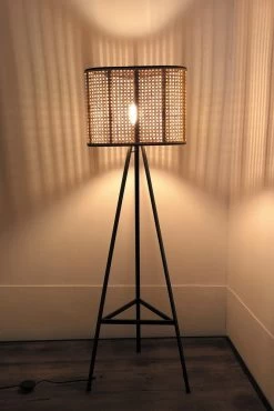 Lamp Rattan H140cm -Begin vandaag nog met het creëren van uw ideale thuis! lamp rattan h140cm 1602851050 2 l
